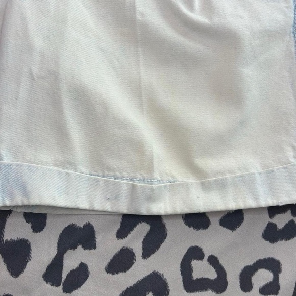 Vintage Pleated Denim Shorts – Size 6 🌟(Bill Blass) - Picture 5 of 10